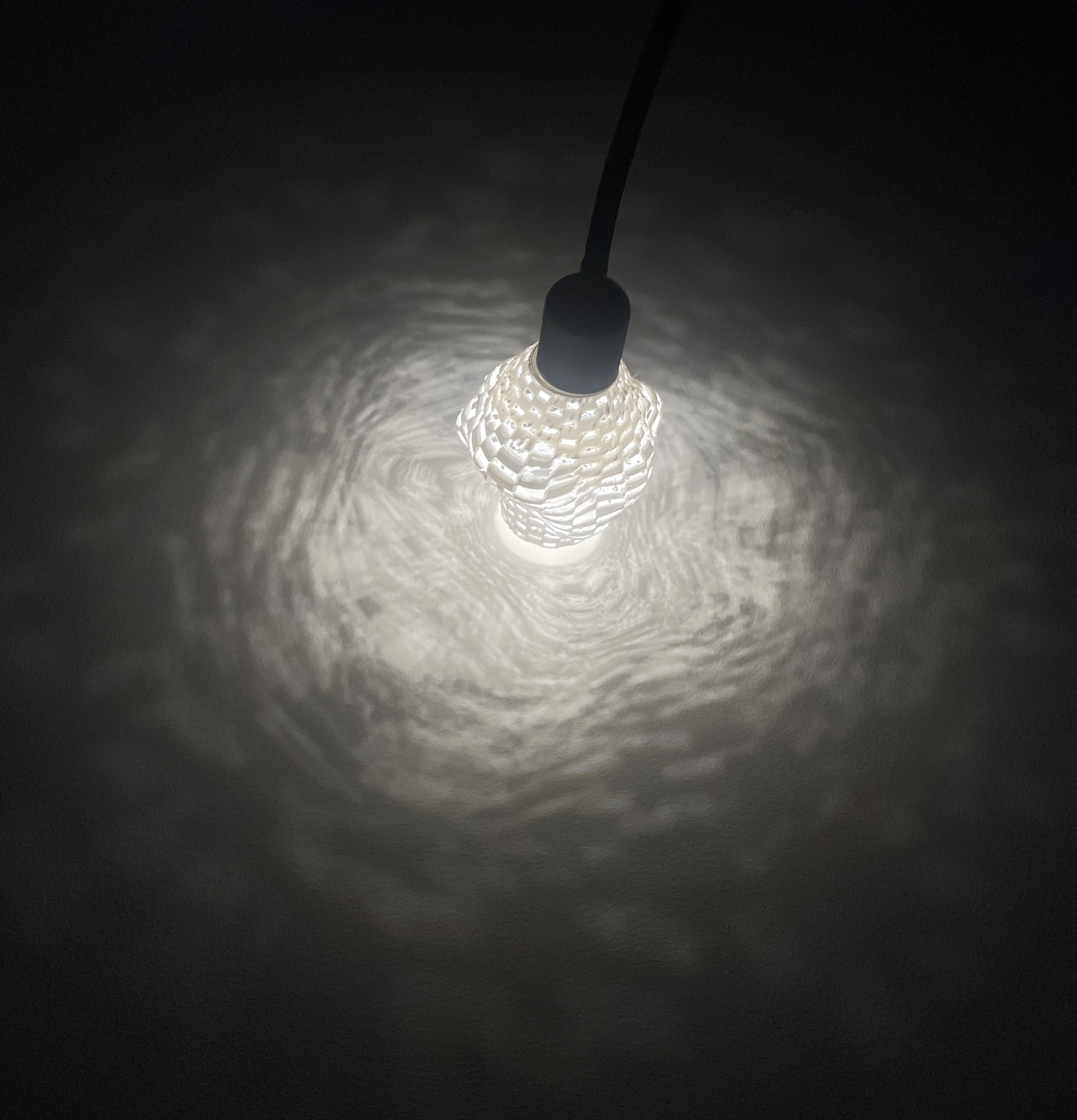 Threaded shade for standing lamp